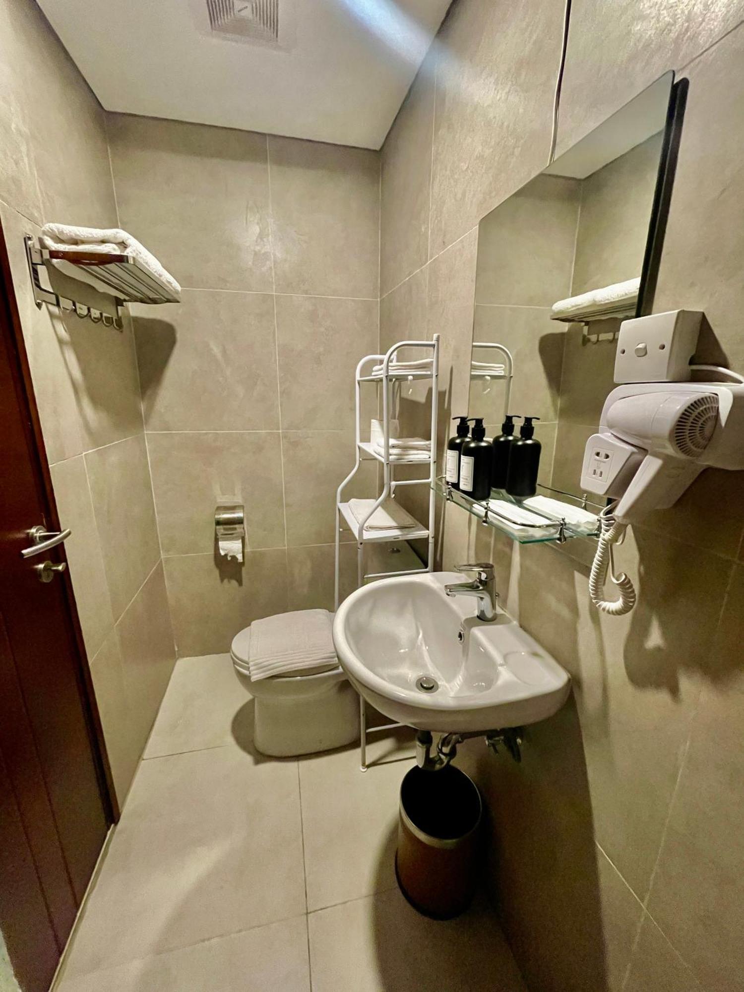 Verdela Pollux habibie Batam apartement Bagian luar foto